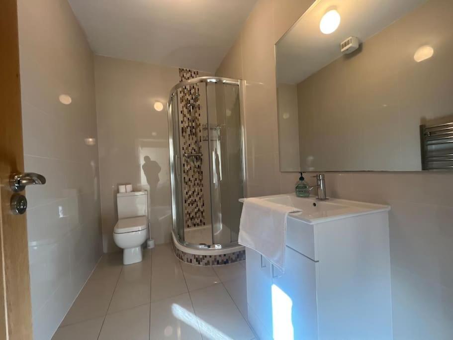 דבלין City Beach Gem 5 Adult Spaces Plus Child מראה חיצוני תמונה